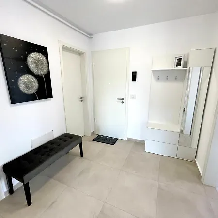 Bright Studio Near Coresi Mall *