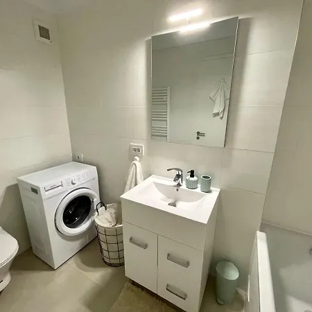 Bright Studio Near Coresi Mall Brasov